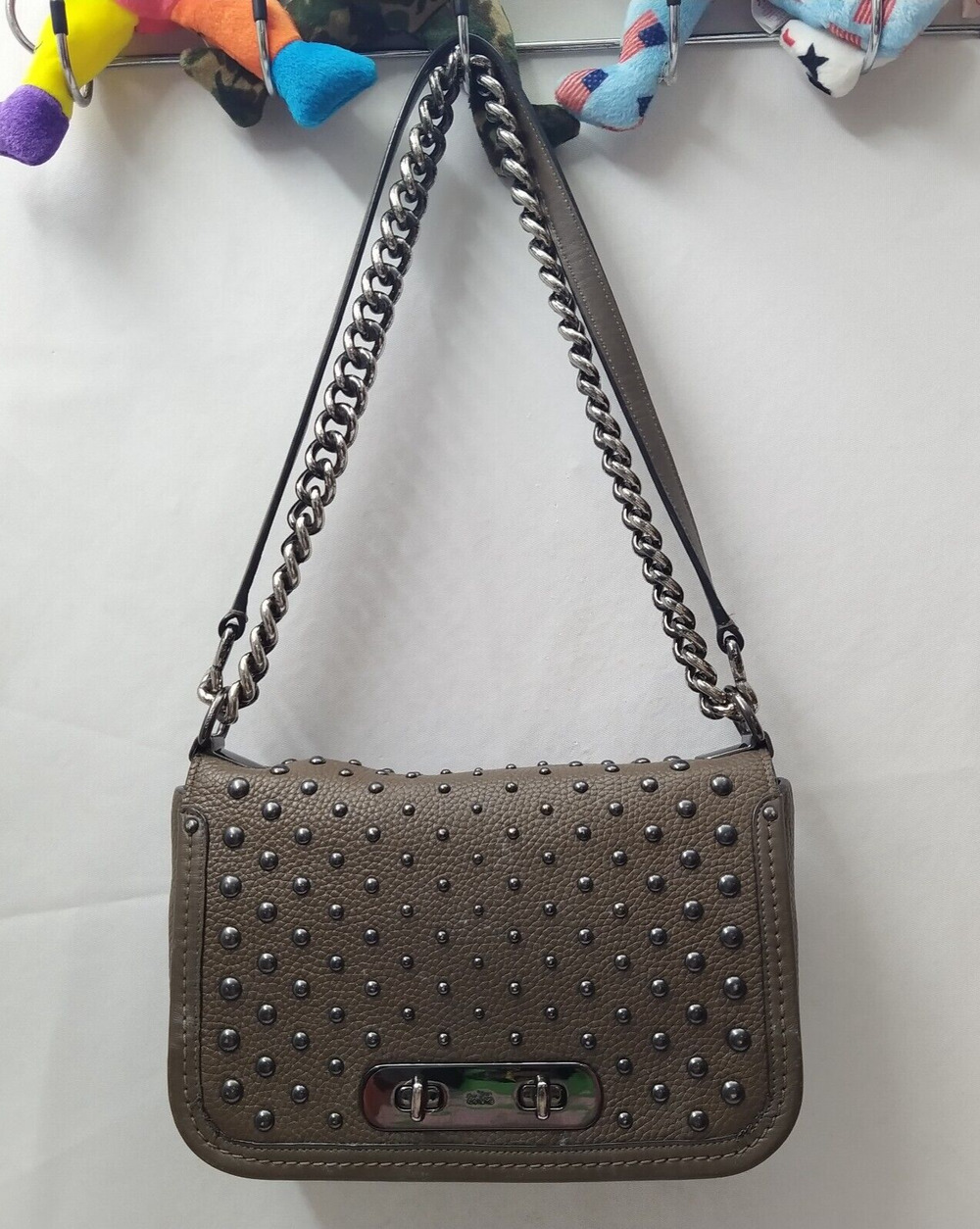 Coach Swagger Shoulder Bag In Brown Pebble Leather With Ombre Rivets Chain Strap